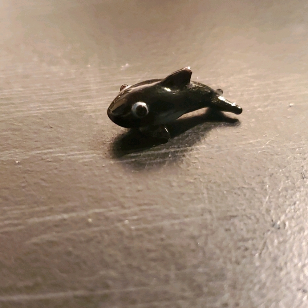 Glass figurine orca whale
